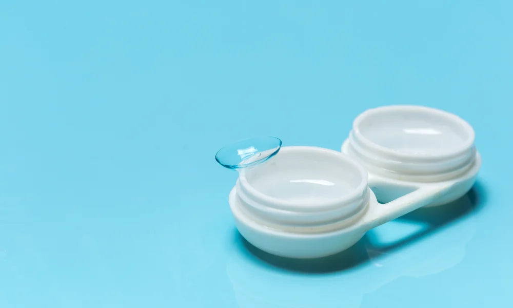 Can I Nap with Contacts On? Risks & Precautions Adasat